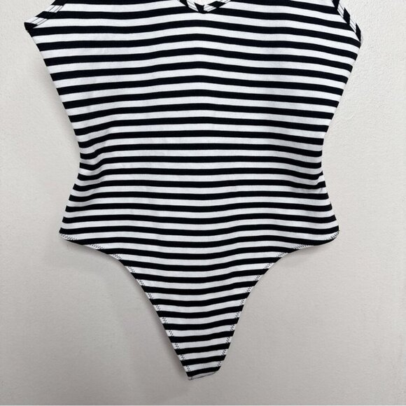 Aritzia Womens Large Sunday Best Vneck Striped Bodysuit - Picture 6 of 12